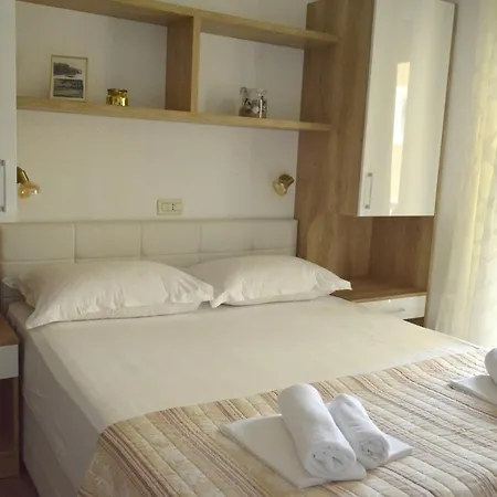 Apartment 5