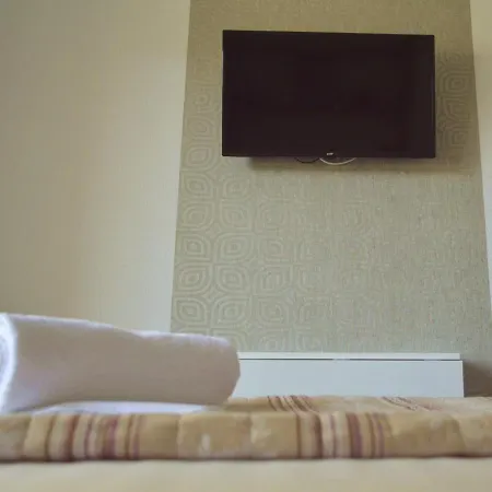 Apartment 5