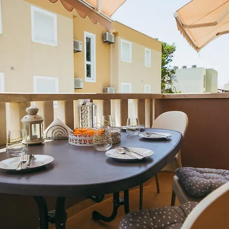 5 Apartment Promajna