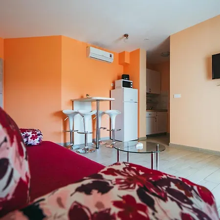5 Apartment Promajna