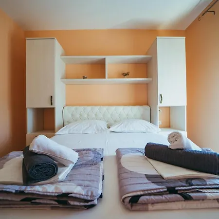 5 Apartment