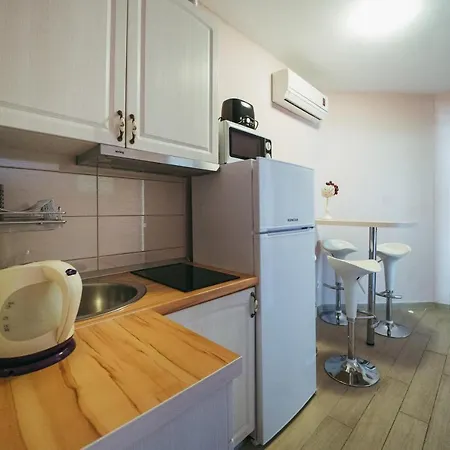 5 Apartment *