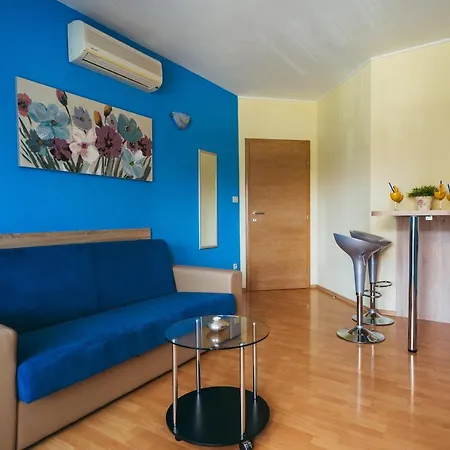 Apartment 5 *