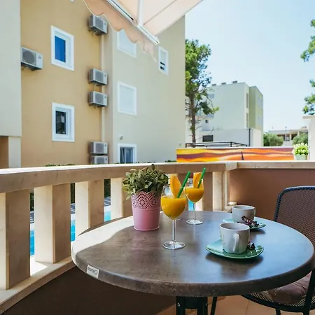 5 Apartment *