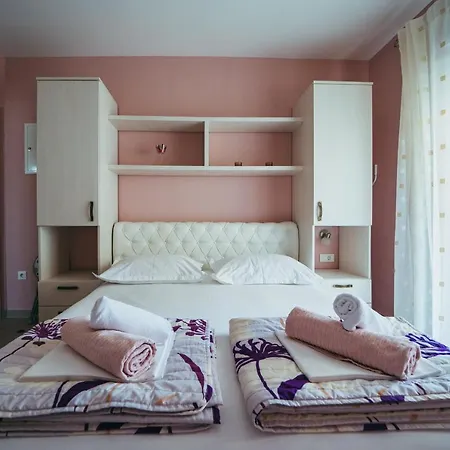 Apartment 5 *