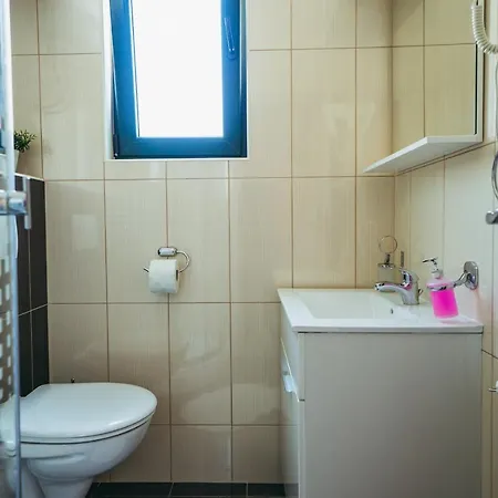 5 Apartment Promajna