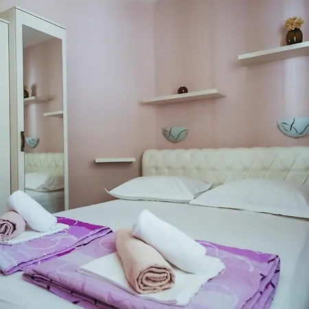 5 Apartment Promajna